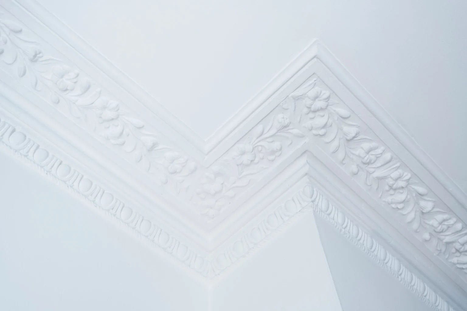 Ornate decorative gypsum cornice detail in a Dubai villa