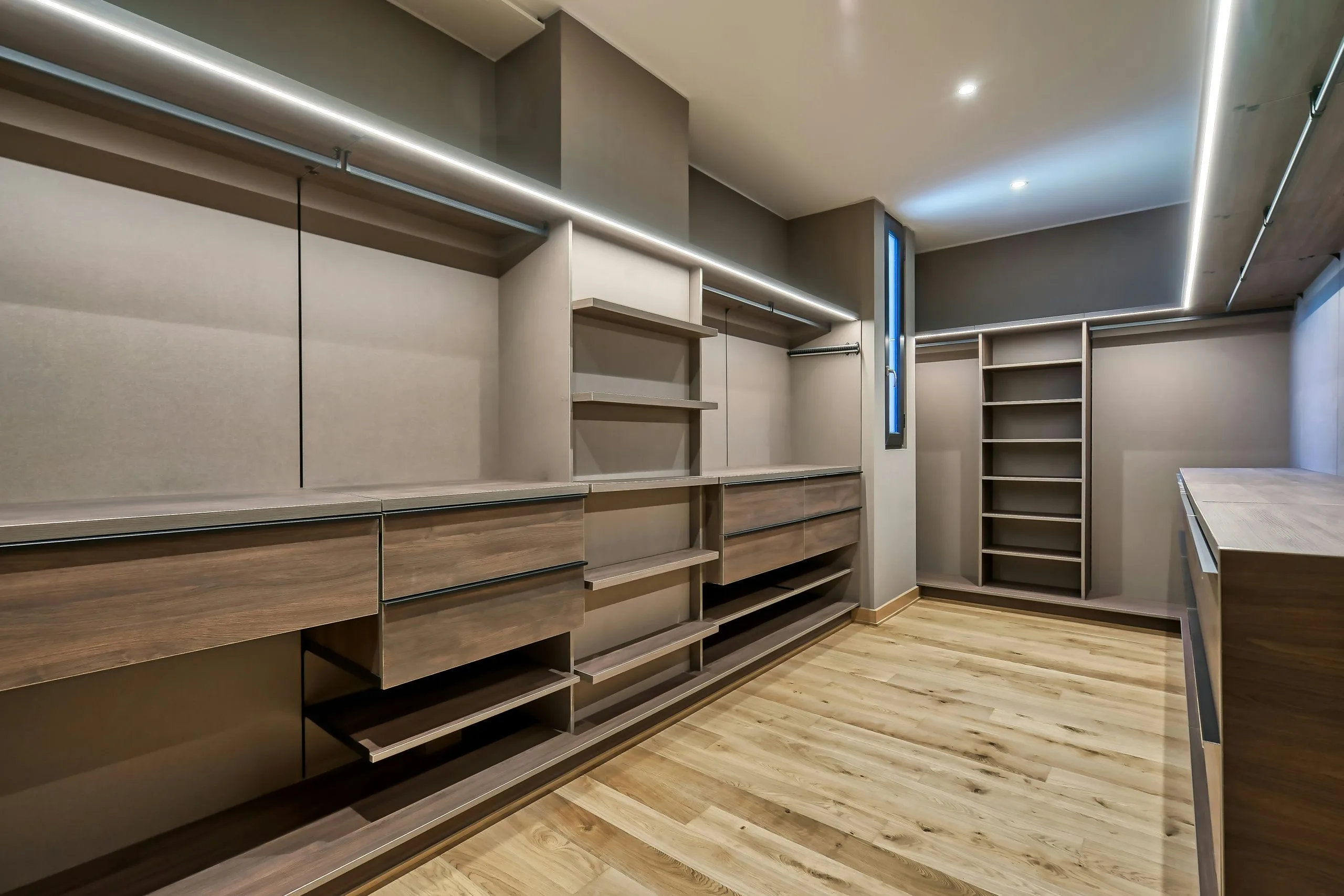 Luxury Walk-In Dressing Room Joinery