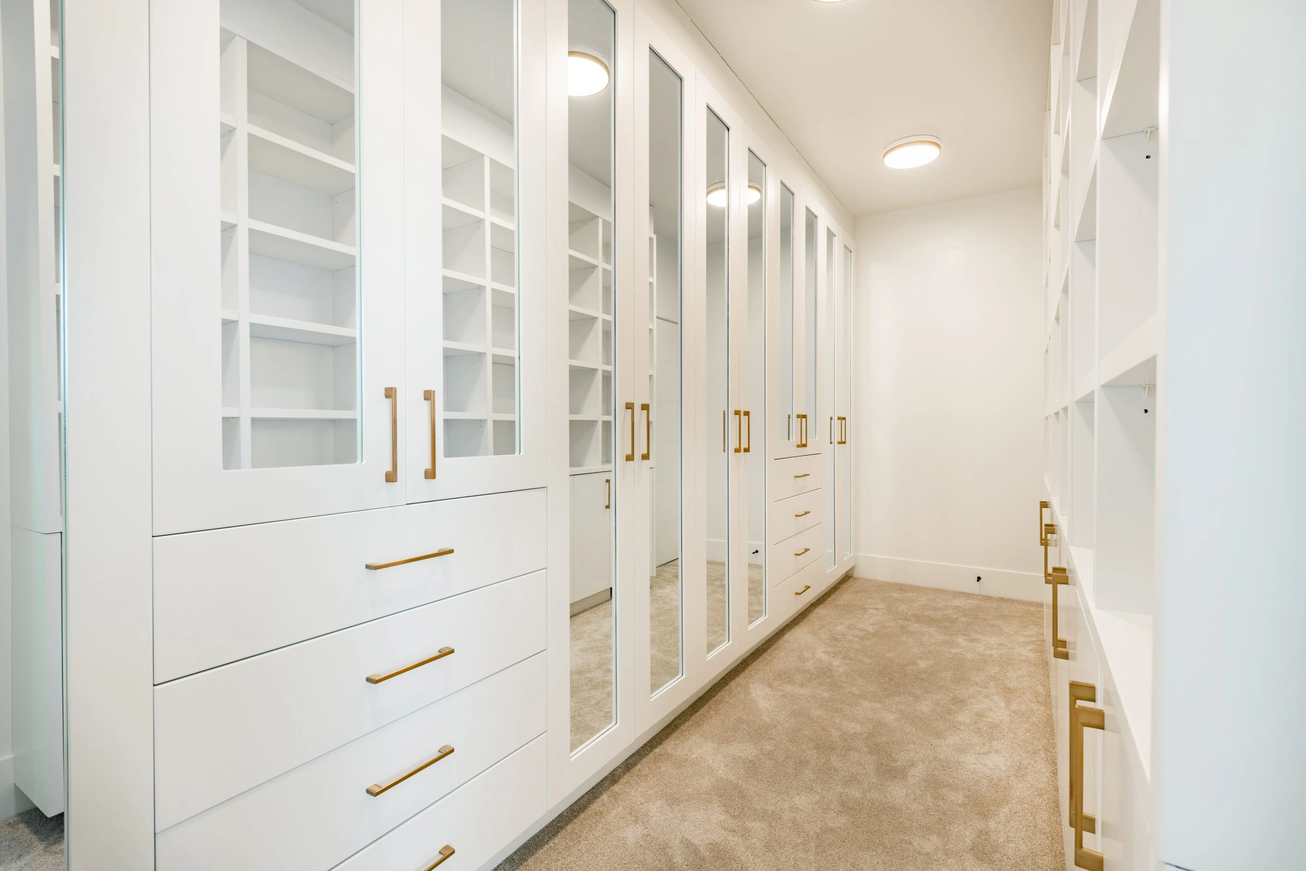 Dressing Room & Walk-in Wardrobe interior design in Dubai